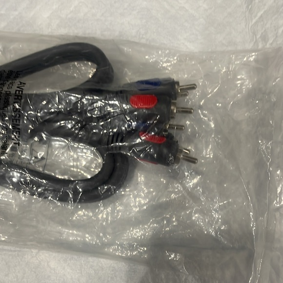 Video Cable Connectors. 6 Feet, Red, Blue & Green Connectors. - Picture 6 of 10